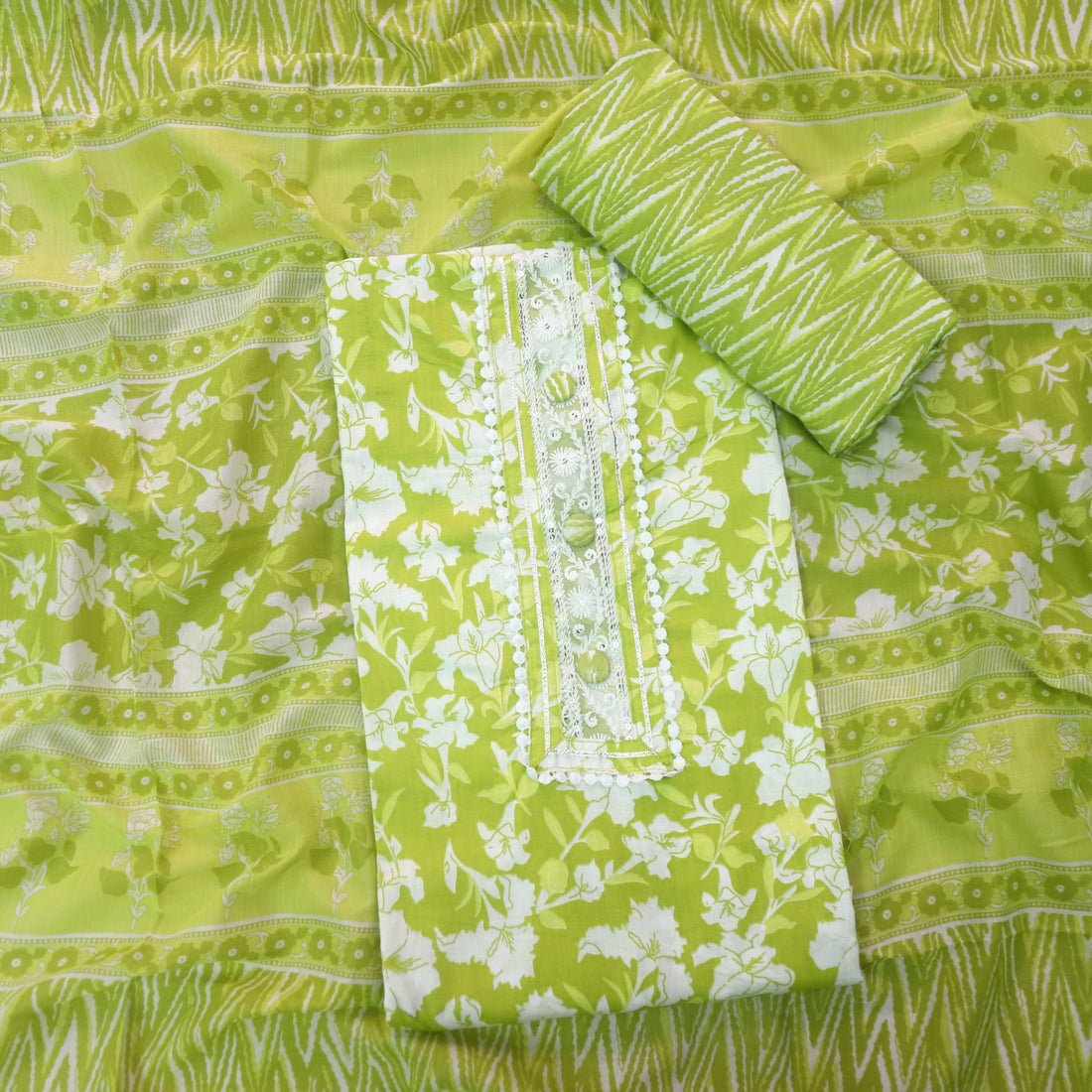 Farheen Leaf Green Lace Patch Neck with Button Work Floral Printed Cotton Set