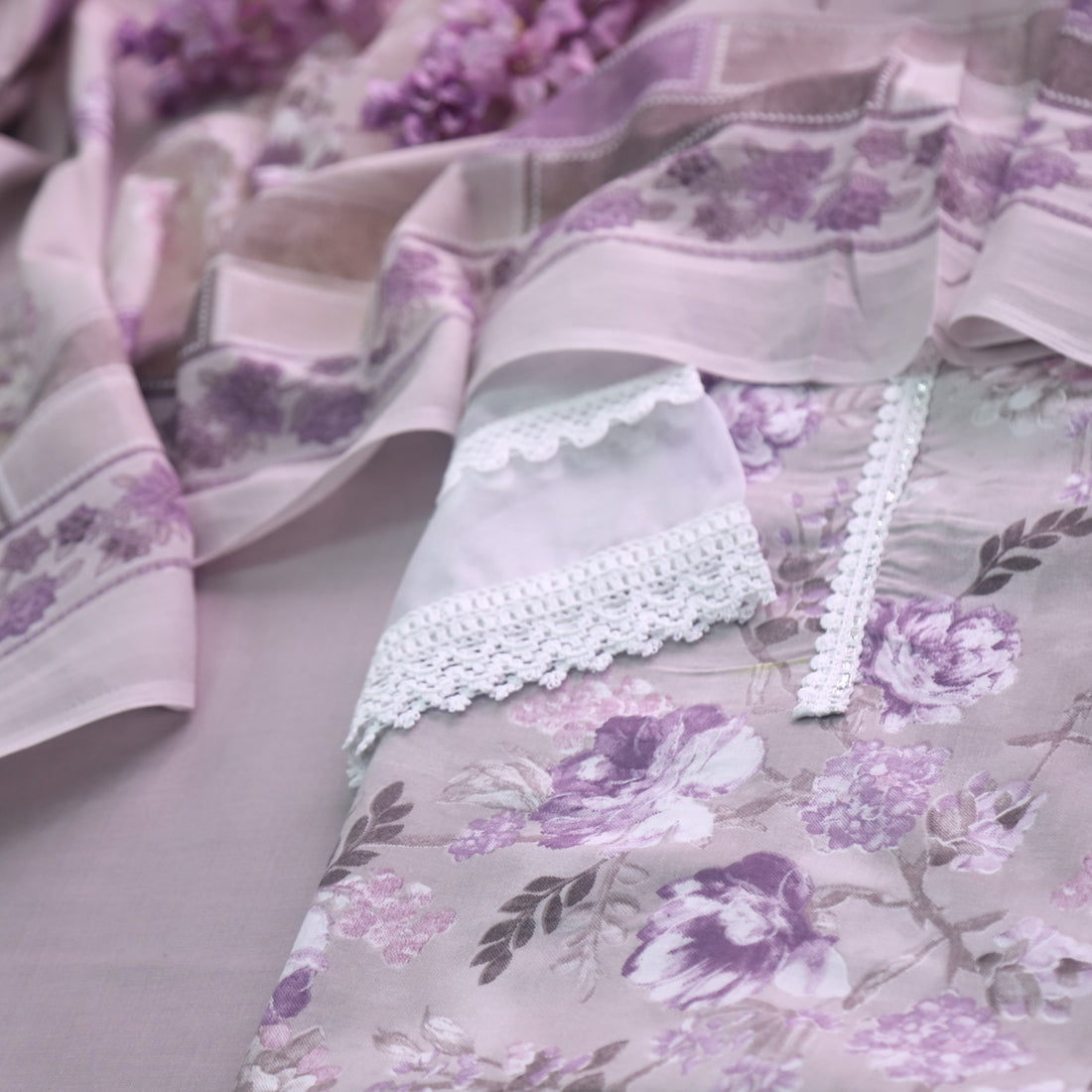 Zulfaa Jamuni Lavender Neck Lace Work Neck and Hem Floral Printed Cotton Suit Set