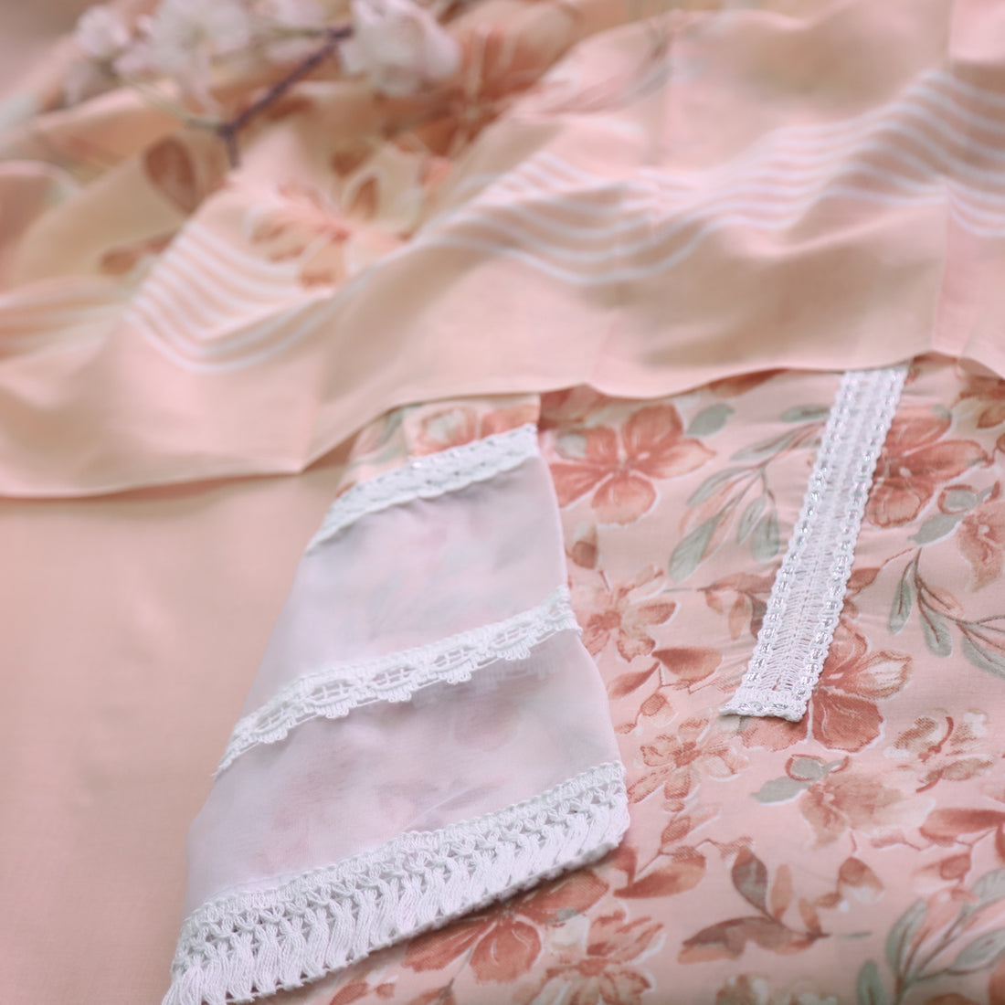 Zulfaa Soft Peach Neck Lace Work Neck and Hem Floral Printed Cotton Suit Set