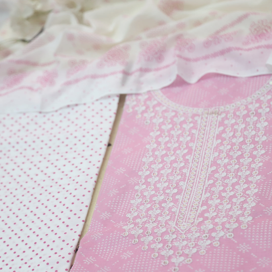 Reshmi Baby Pink Thread Embroidered Neck Work Printed Cotton Suit Set-D3