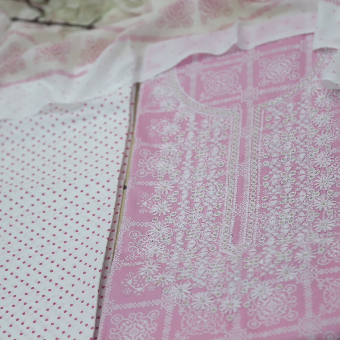 Reshmi Baby Pink Thread Embroidered Neck Work Printed Cotton Suit Set-D4