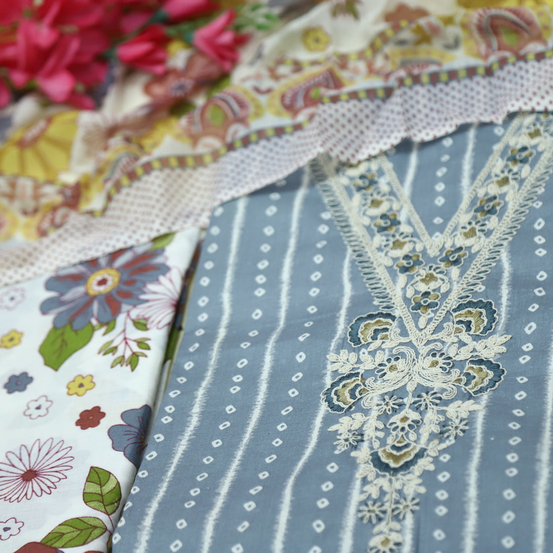 Mastana Slate Grey Bandhani Print Thread Work v Neck Cotton Suit Set